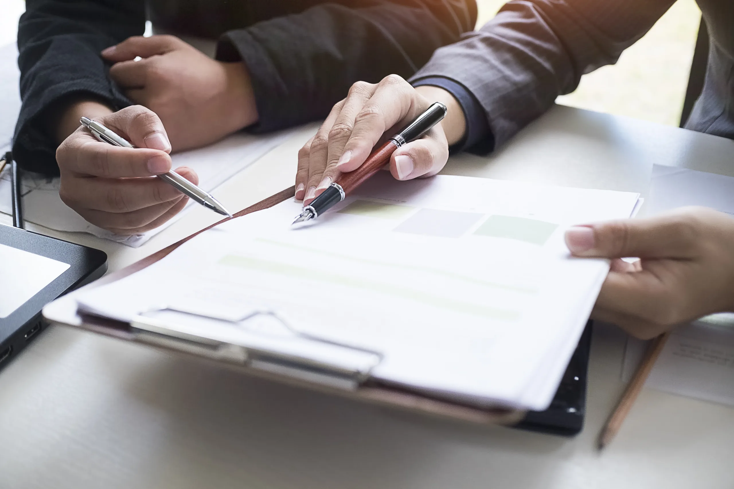 Tipos de contrato de trabalho: entenda as diferenças e direitos