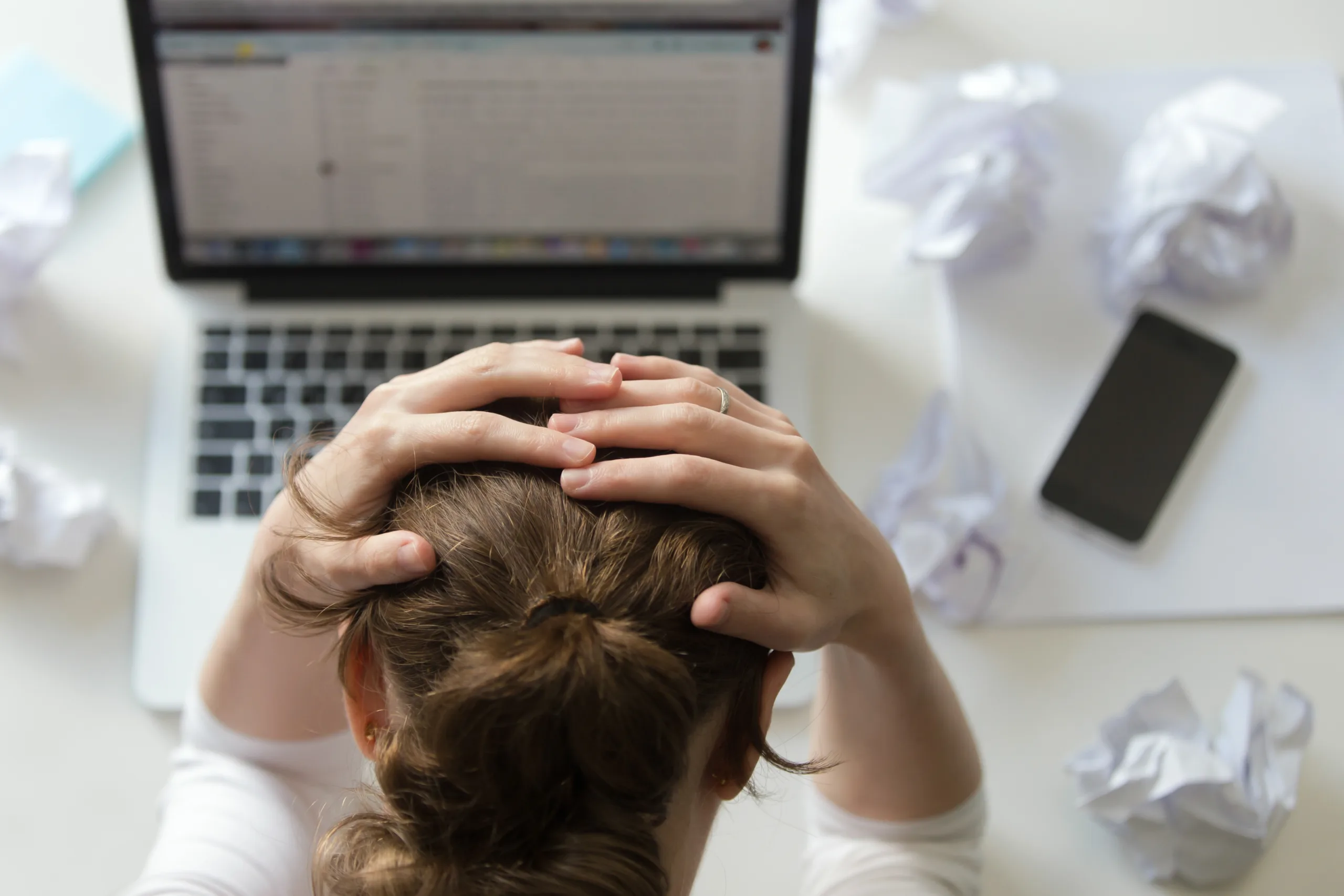 7 erros no controle de jornada que colocam sua empresa em risco